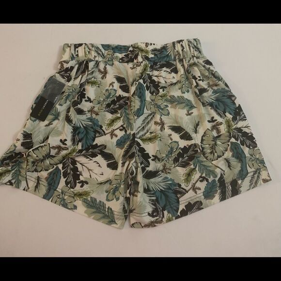Tropical Patterned Shorts  - Picture 4 of 4